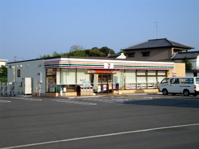 その他　セブンイレブン堺草部店（その他）まで724m
