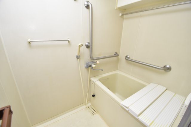 バス・シャワールーム　※別部屋参考写真