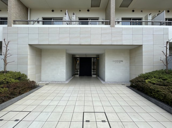 エントランス　建物の内部です