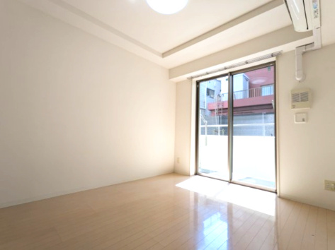 その他部屋・スペース　落ち着いて過ごせるお部屋なので、寝室にいかがでしょうか
