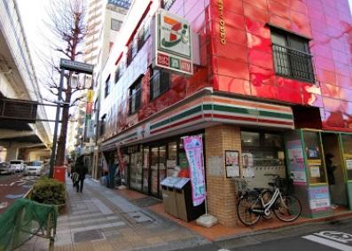 コンビニ　セブンイレブン 世田谷駒沢大学駅西店（コンビニ）まで413m