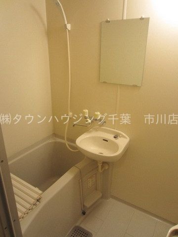 バス・シャワールーム　キレイなバスルームです。