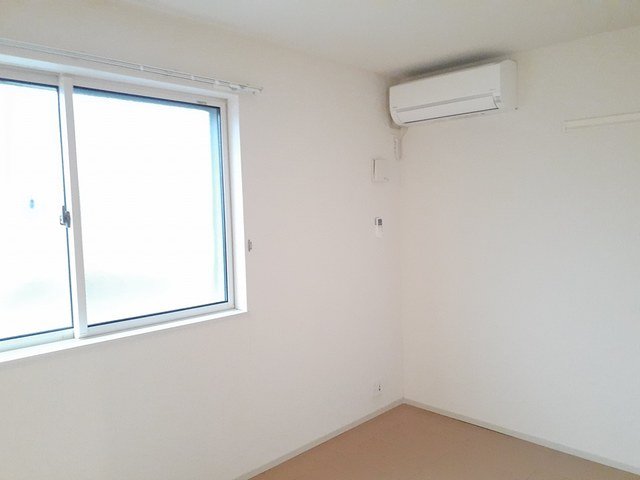その他部屋・スペース　落ち着いて過ごせるお部屋なので、寝室にいかがでしょうか