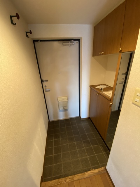 玄関　玄関収納も充実ですね