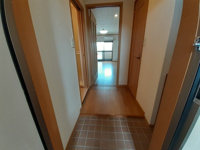 玄関　収納もある玄関です