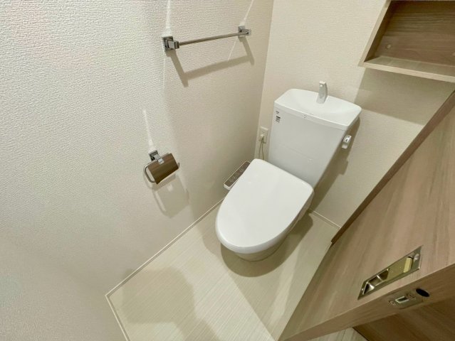 D-ROOM高井田元町のトイレ写真