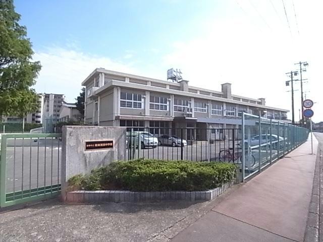 中学校　岐阜市立岐阜清流中学校（中学校）まで1776m