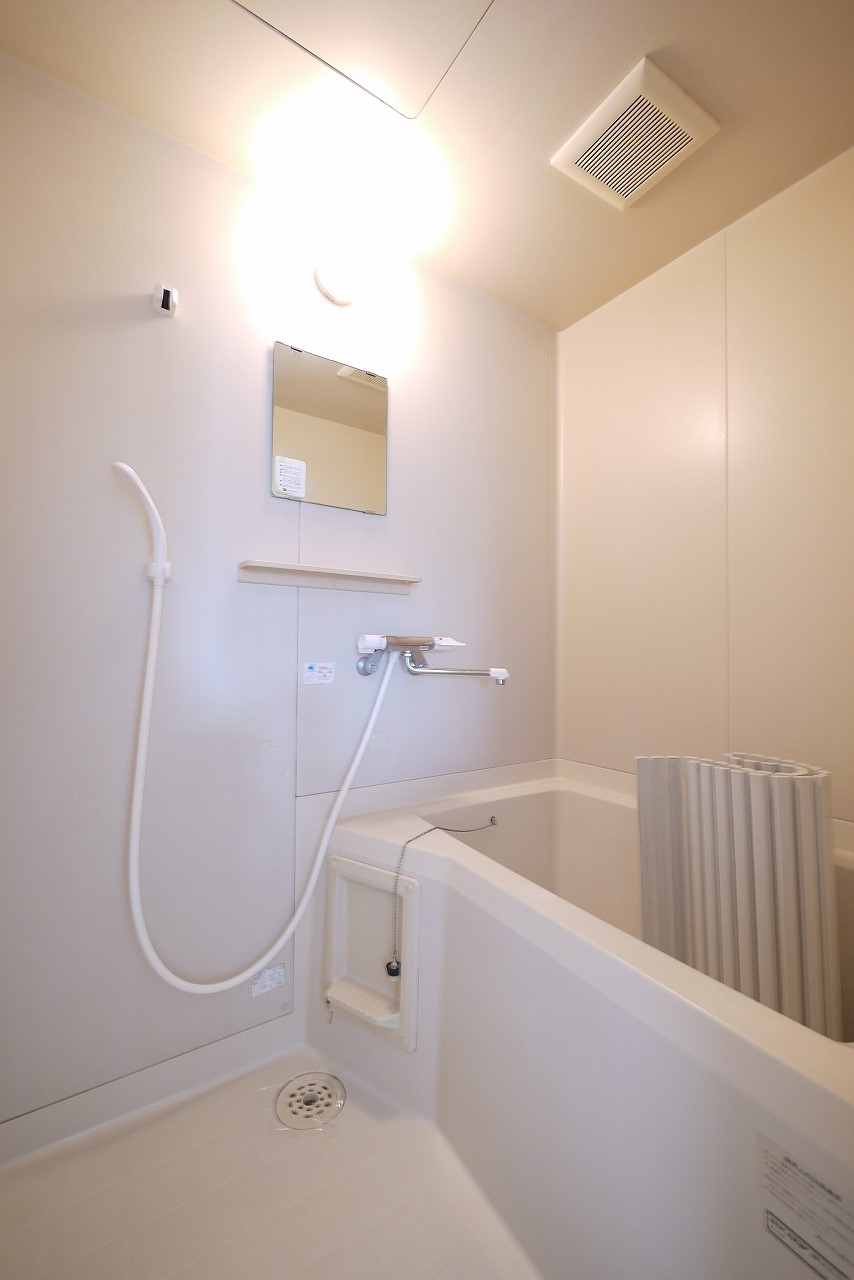 バス・シャワールーム　※写真は別の部屋のものです。