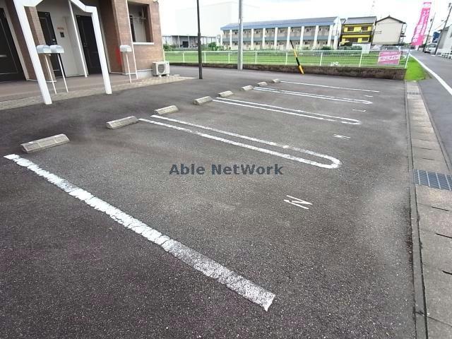駐車場　駐車場