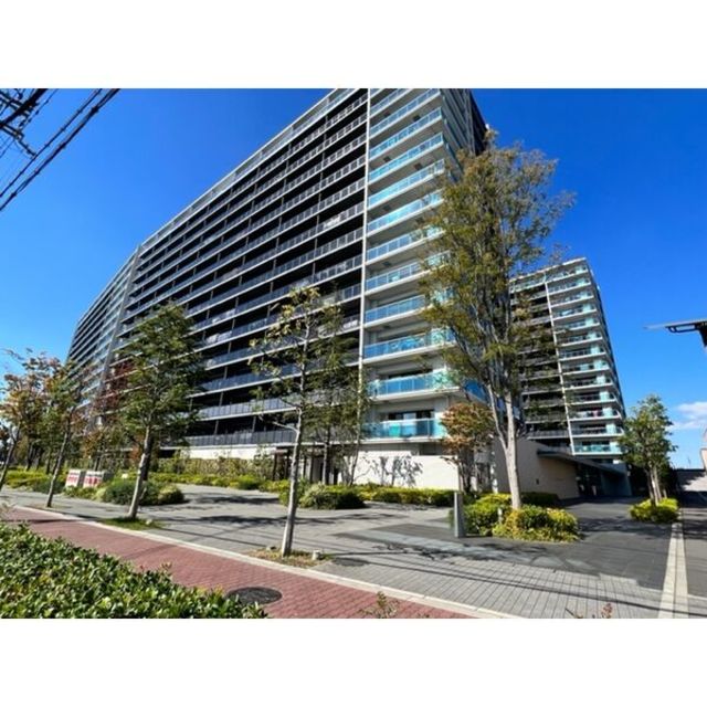 建物外観　駅前の大型分譲マンション