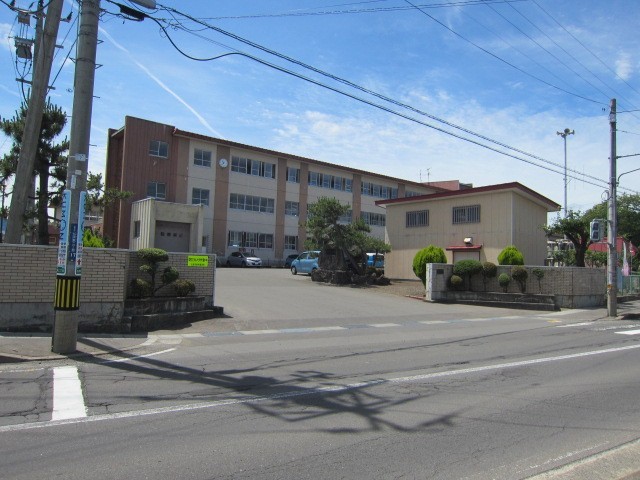 小学校　弘前市立松原小学校（小学校）まで938m
