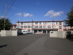 中学校　弘前市立南中学校（中学校）まで2717m