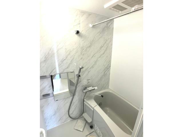バス・シャワールーム　※別部屋写真