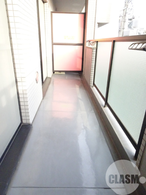 バルコニー　南向きだからお洗濯物も乾きやすい♪