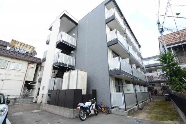 建物外観　敷地内駐輪場あります♪