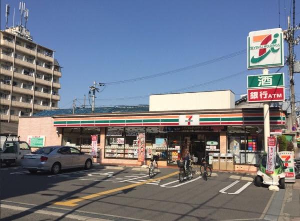 コンビニ　セブンイレブン大阪加美東4丁目店（コンビニ）まで241m