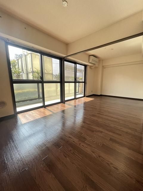 居室・リビング　※以下同タイプ別部屋参照現況