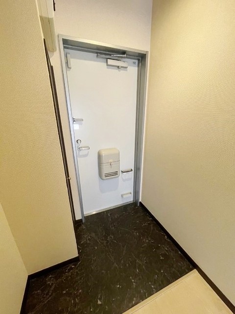 玄関　別部屋同仕様タイプ