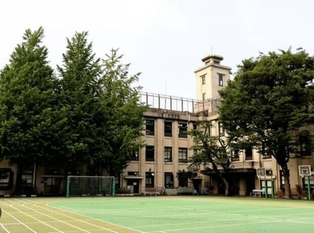 小学校　渋谷区立広尾小学校（小学校）まで219m