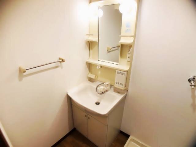 洗面設備　※室内写真は別室サンプル写真。