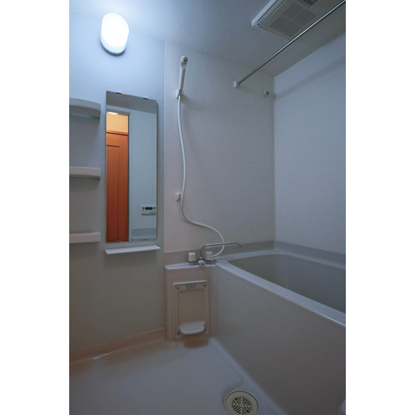 バス・シャワールーム　同じ建物の別のお部屋