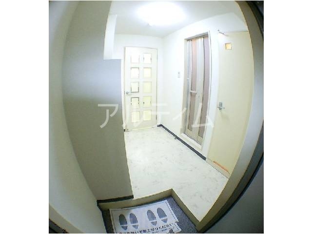 玄関　※別のお部屋の写真です