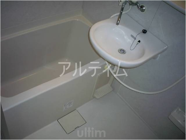 洗面設備　※別のお部屋の写真です