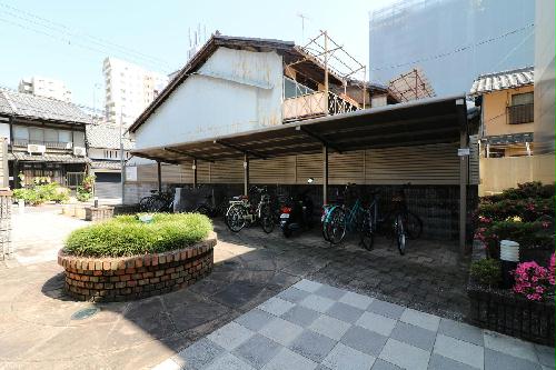 その他共有部分　屋根付き駐輪場を完備※無料