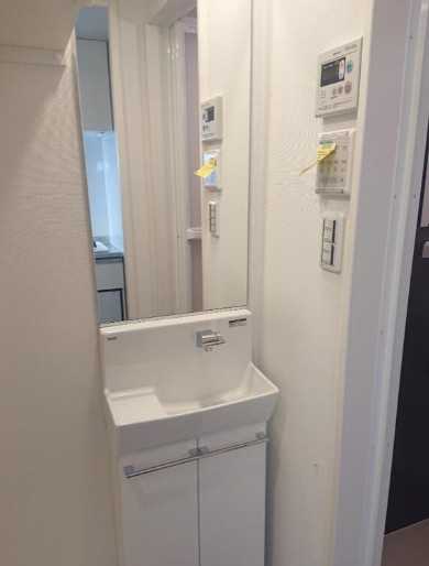 洗面設備　※同物件、別部屋の写真です。
