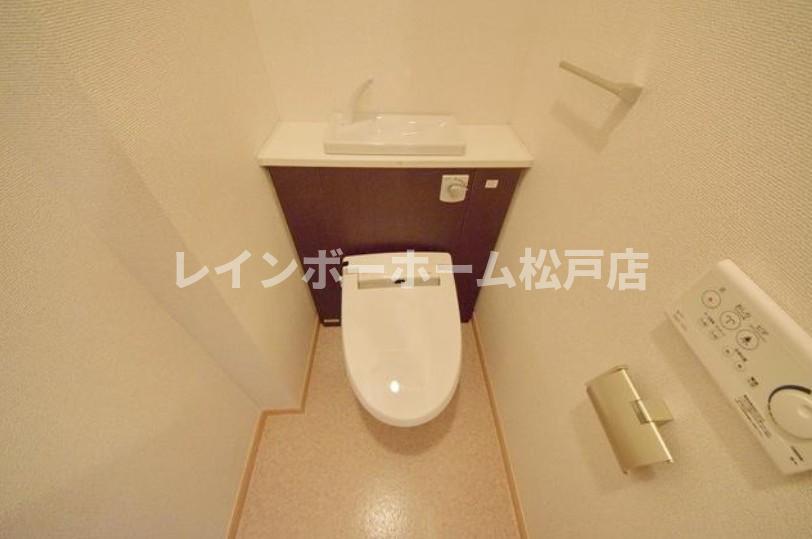 トイレ　トイレもきれいです