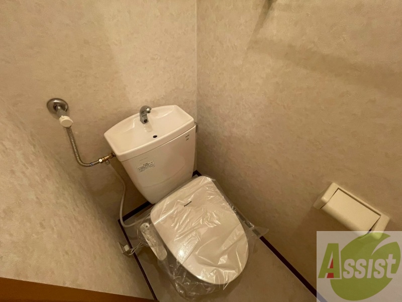 トイレ　こちらはトイレです。清潔感があり、安心して使用できます。