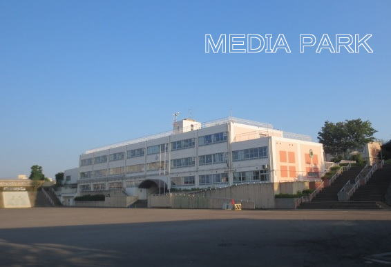 小学校　新作小学校（小学校）まで460m