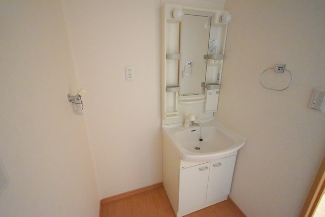 洗面設備　同物件別部屋参考写真です。