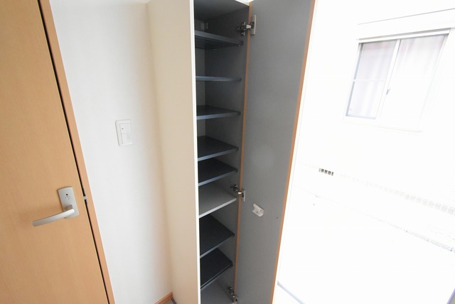 玄関　同物件別部屋参考写真です。