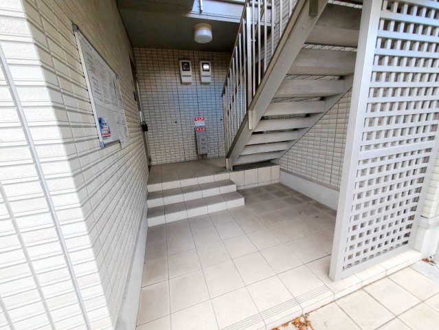 近鉄けいはんな線 学研奈良登美ケ丘駅 徒歩30分 2階建 築11年の玄関写真