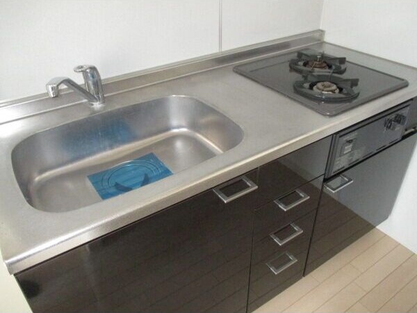 キッチン　※写真は同じマンションの違う部屋のものになります。