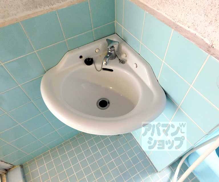 洗面設備　きれいなユニットバスタイプです