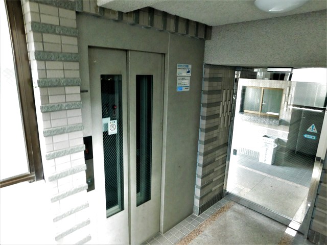 ロビー　エレベーターホール