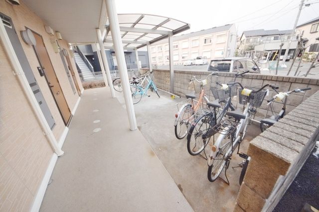 その他共有部分　★屋根付き駐輪場です★