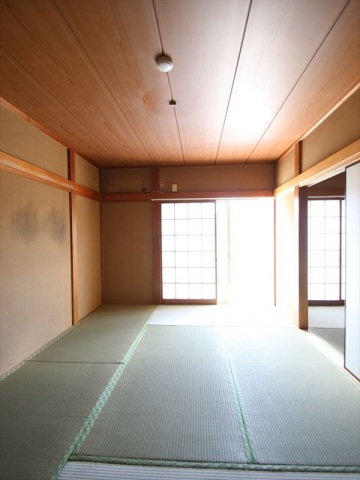 その他部屋・スペース　6帖和室　南向きで明るいお部屋