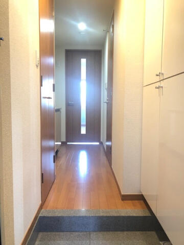 玄関　※同タイプ参考写真