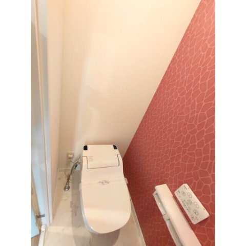 トイレ　※別号室の写真です。現況優先となります。