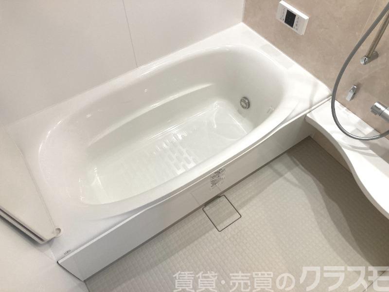 バス・シャワールーム　浴室乾燥機＆追焚機能付き広々バスルーム♪