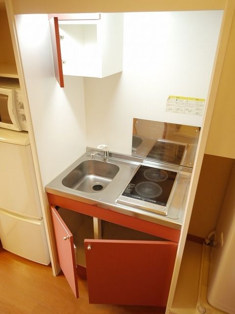 キッチン　★カラフルなキッチンスペースです★