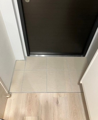 玄関　※別部屋参考写真