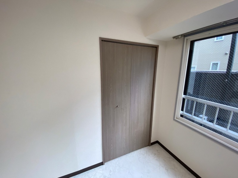収納　寝室の収納です。部屋がすっきり片付きます。