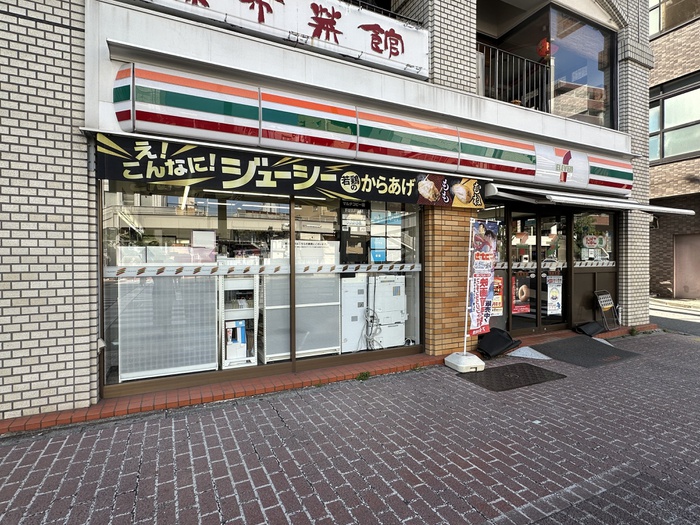 コンビニ　セブンイレブン南麻布店（コンビニ）まで93m