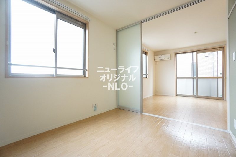 その他　洋室-LDK　間仕切りを開放して1つの広い空間にもできます☆