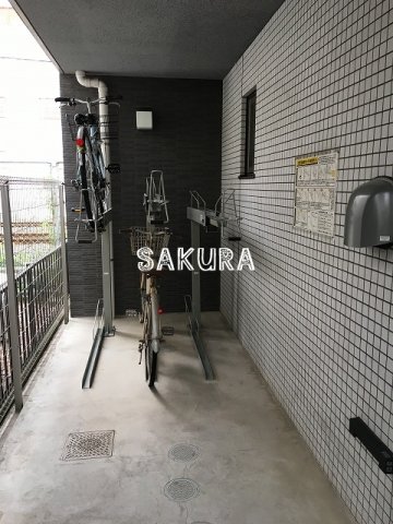 その他共有部分　敷地内駐輪場です♪