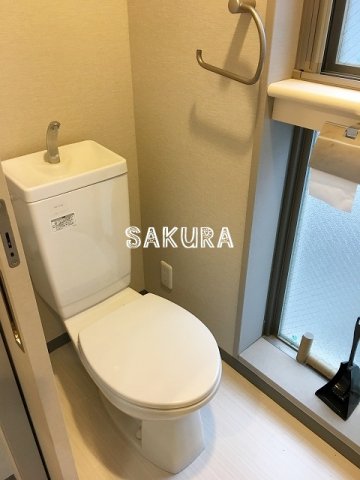 トイレ　落ち着いた色調のトイレです♪